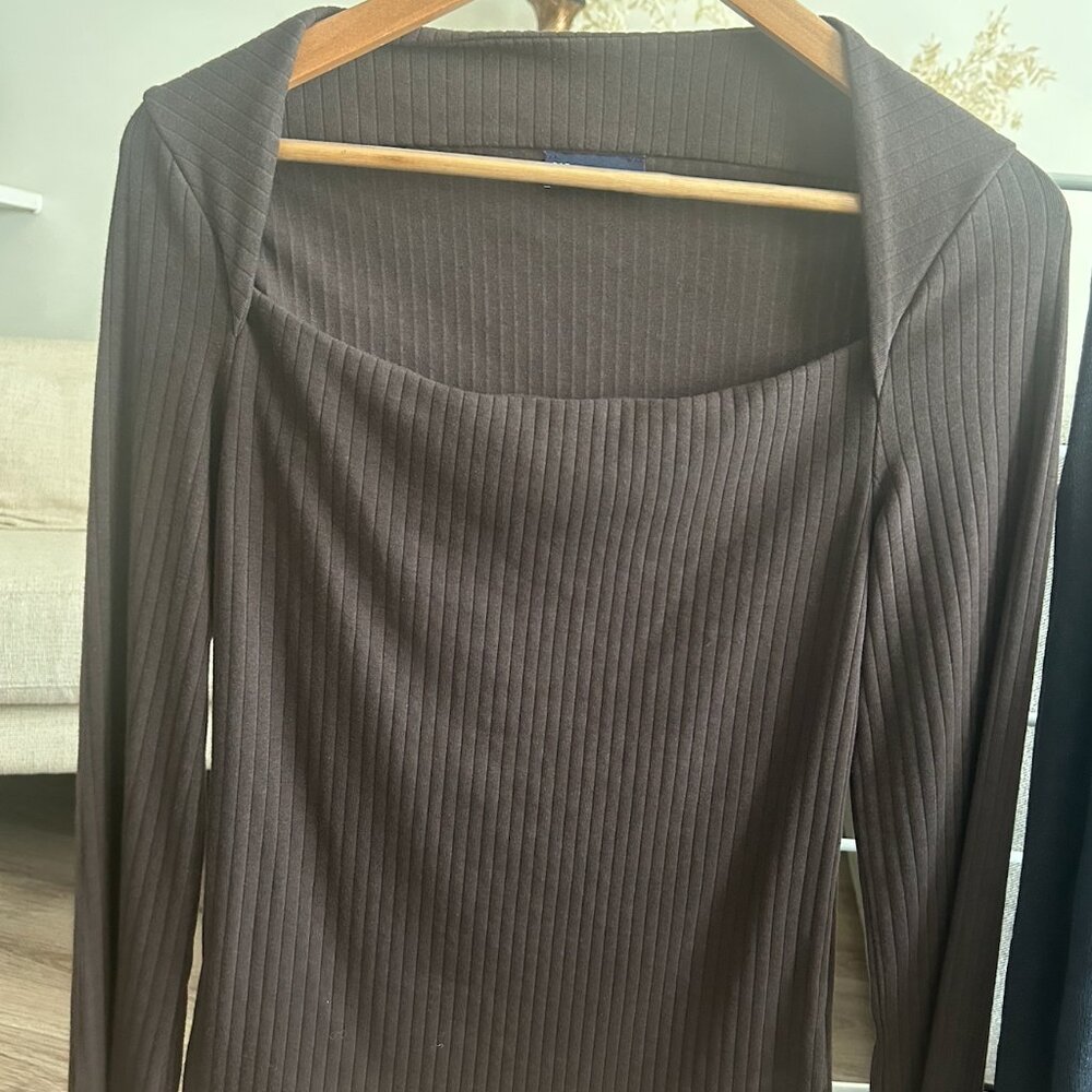 Terra brown Modern Rib Envelope-Neck Top Shirt Medium
